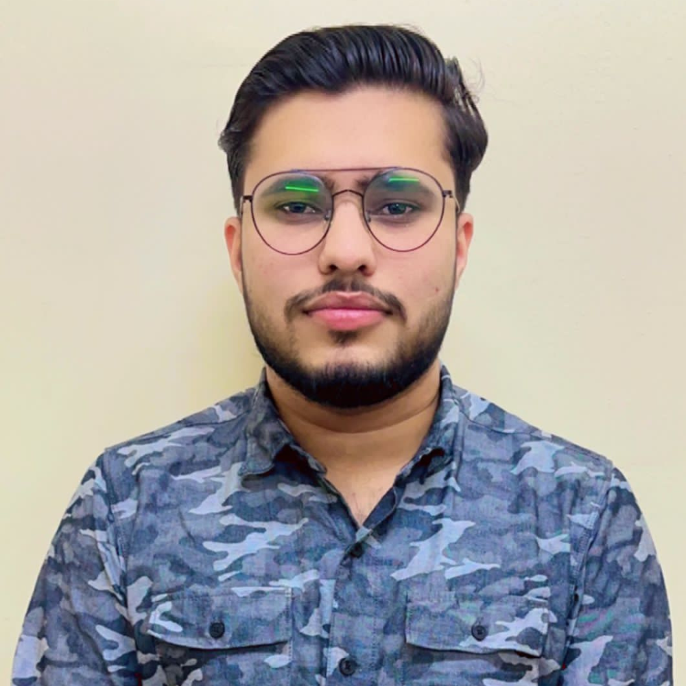 Khubaib Malik (costumer service handling at capstone-shipping)